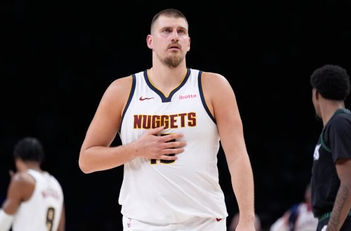 Nikola Jokić čuo srpski na konferenciji, uperio je prst ka novinaru i izustio jednu reč