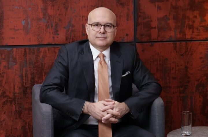 ODBRANIĆEMO SE! Vučević pravo u metu: Separatisti iz Vojvodine najglasniji protiv Univerziteta SPC!