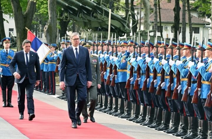 OGLASIO SE PREDSEDNIK VUČIĆ! Poslao je građanima Srbije veoma važnu PORUKU! (FOTO)