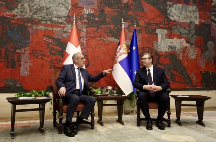 "OSIM ŠTO JE DOBAR PREDSEDNIK I ČOVEK, VOLI I VINO"! Vučić ugostio predsednika Švajcarske Parmelana na večeri - TU SU I PRVE DAME OBE DRŽAVE! (FOTO)
