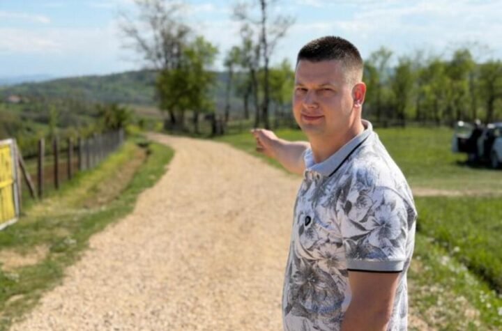 OSTAJU NA DEDOVINI I LEPO ŽIVE: Mladi Dragačevci poručuju samo jedno: "Čekamo vrtić jer je dece sve više" (FOTO)