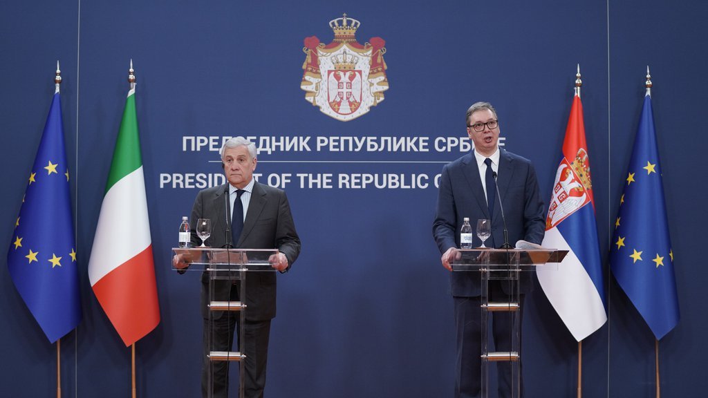 Odlaže se sastanak Vučića i Tajanija