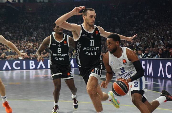 PARTIZAN POSLE PRODUŽETKA PREKINUO POBEDNIČKU SERIJU U ISTANBULU: Crno-beli nakon pravog trilera poraženi od Efesa!