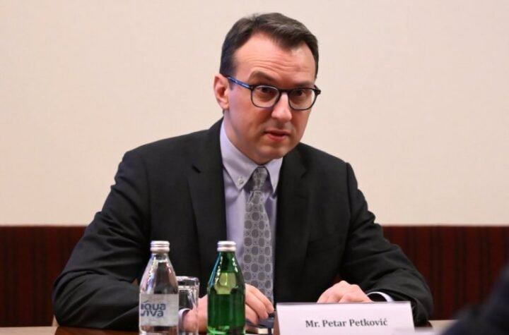 PETAR PETKOVIĆ IZNEO JASAN STAV: Nećemo dozvoliti da srpski narod ostane bez zdravstvene zaštite!