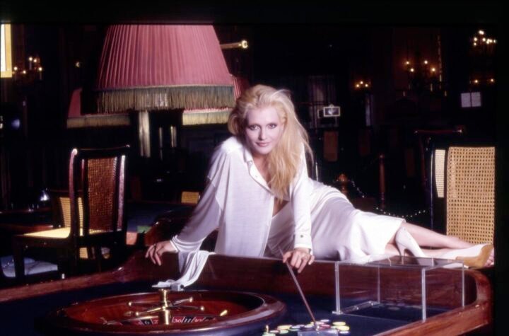 PEVAČICA BILA UDATA ZA NAJBOTAGIJEG ČOVEKA NA KOSOVU! Ostavio je zbog ljubomore, a onda je našla 22 godine mlađeg