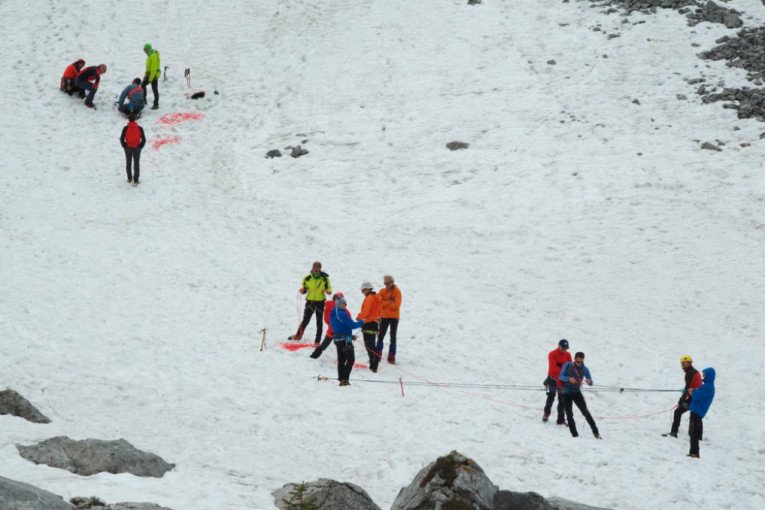 POGINULI TURISTI! Užas na planini, iznenadna mećava poslala ih u SMRT