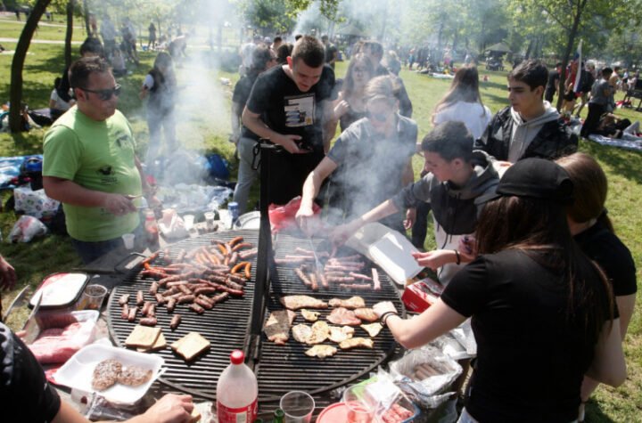 PRAVI MINI ODMOR ZA 1. MAJ: Evo koliko je NERADNIH DANA - tu su i predlozi za najjeftiniji provod!