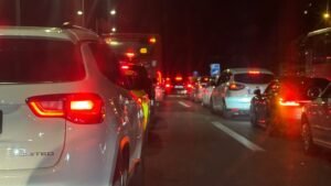 PRESEK STANJA NA GRANICAMA TOKOM VEČERI: Kamioni na Batrovcima čekaju pet sati