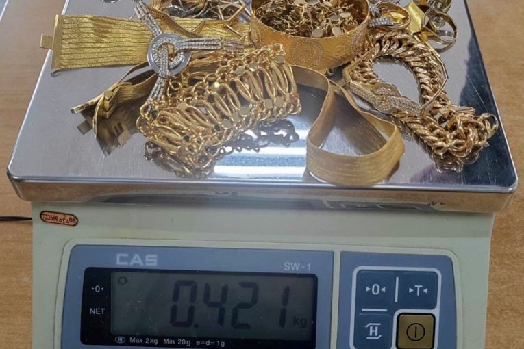 PRONAĐEN ZLATNI NAKIT IZ BRONZANOG DOBA! Čudo se dogodilo usred stare zgrade na brdu, muk i neverica u zemlji!