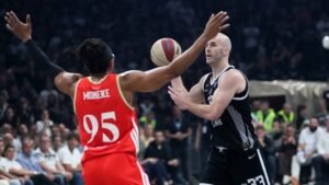 Partizan ponovo pobedio Zvezdu: Crno-beli nakon velike borbe slavili u ABA ligi (FOTO)