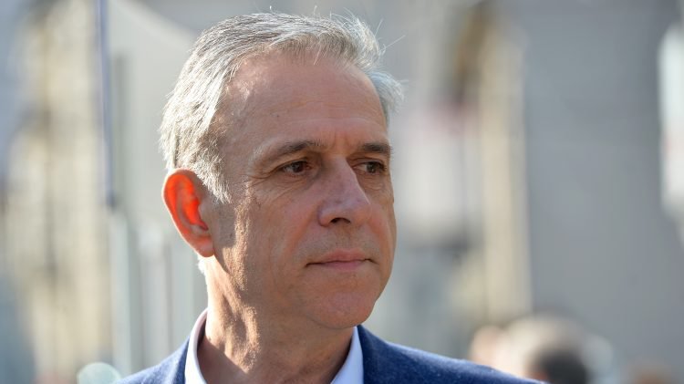 Ponoš u sukobu sa svima, sem sa parama građana Srbije! Poručuje: Treba nam taj novac kako bismo od stranaca tražili da se kazne naša država i narod (V