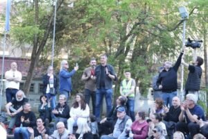 SKANDAL KOJI PARALIŠE! Marinika NA PERFIDAN NAČIN smestila reporteru INFORMERA u KIKINDI, Vladimira privela policija!