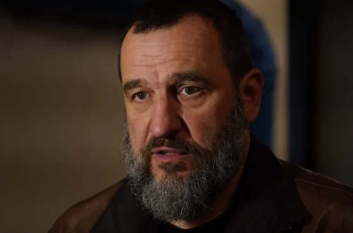 SKANDAL U ZVEZDARA TEATRU! Nenad Jezdić POBESNEO i prekinuo predstavu zbog bezobrazluka u publici: Zagrmeo sa scene na OVOG muškarca!