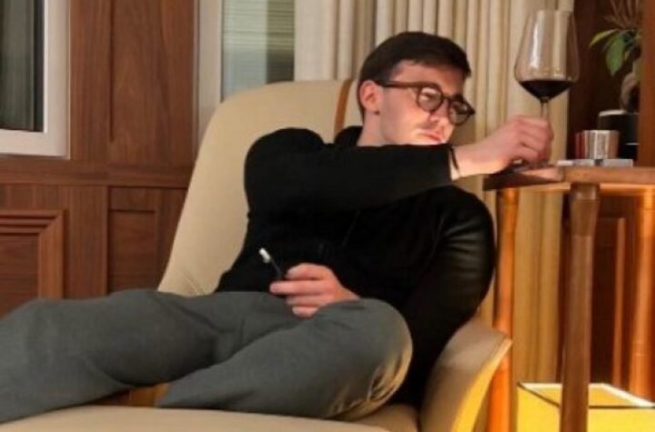 SLAVI SE U DOMU NATAŠE NINKOVIĆ! Glumica otvorila vrata svoga doma, NA BOGATOJ TRPEZI NEMA ČEGA NEMA! (FOTO)