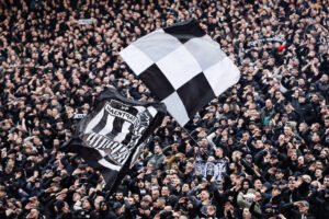 ŠOKANTNA USKRŠNJA OBJAVA GRUPE GROBARA! Spalili svoja obeležja, pa objasnili zašto! (FOTO)