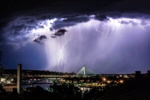 STIŽE JEZIVI "SUPER EL NINJO", SRBIJA NA UDARU: Meteorolog Ivan Ristić otkriva crne prognoze! Svet ulazi u fazu totalnog vremenskog LUDILA! Naučnici izdali hitno upozorenje za 2026. godinu!