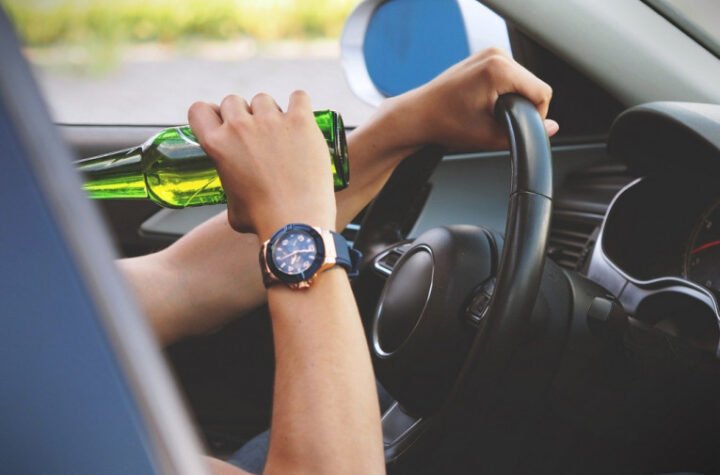 SVAKA OSMA NESREĆA JE POSLEDICA ALKOHOLA! Hitno se oglasio MUP - LJUDI GINU NA PUTEVIMA ZBOG OVAKVIH VOZAČA! (FOTO)