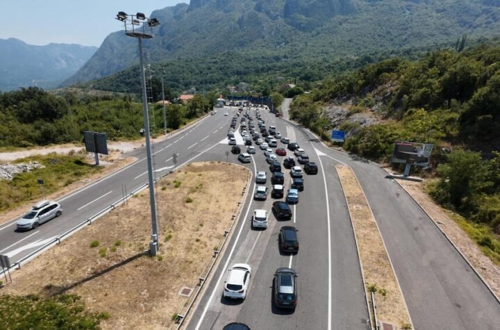 SVE STOJI! Saobraćajnice u Beogradu zakrčene: Najgore je na OVE DVE LOKACIJE