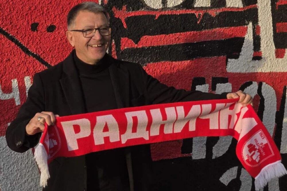 Šok u Nišu pred gostovanje Vojvodini: U strahu su velike oči - Radnički smenio trenera Takisa Lemonisa