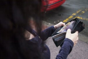 Srpkinja zanemela kada je dobila račun: Ovu uslugu je morala da plati čak 20.000 dinara!