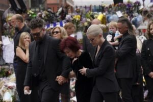 TERALA GA DA NOSI JAKNU U KOJOJ JOJ SE OTAC UBIO! Njegovoj sestri dala KRVAVU kosu! Najjezivija ispovest porodice pevača LEDI KRV U ŽILAMA!