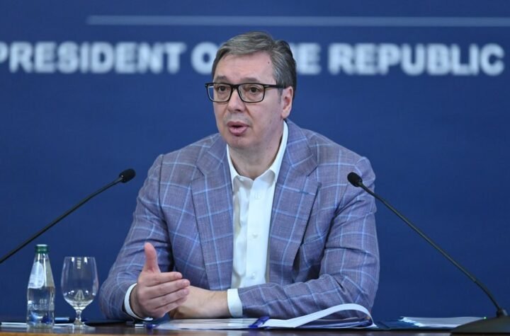 U 11 SATI: Vučić se sutra sastaje evropskim komesarom za unutrašnje poslove i migracije