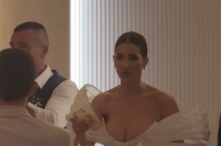 UDALA SE PEVAČICA JELENA! Na gala slavlju sam krem estrade, naša najlepša glumica ODRŽALA EMITIVAN GOVOR! (GALERIJA)