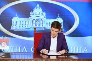 UDARNO! BRNABIĆEVA OŠTRO O SKANDALU KOJI SE DOGODIO U SKUPŠTINI: Stranci su došli da prete Srbiji, toga nema nigde na svetu!