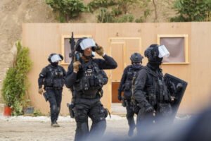 UHAPŠENI TRGOVCI LJUDIMA: Dovodili radnike, pa ih držali u barakama BEZ STRUJE I VODE!