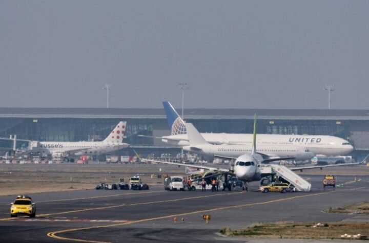 UŽAS NA AERODROMU: Pijani putnik izazvao haos! Letovi kasnili po DVA SATA