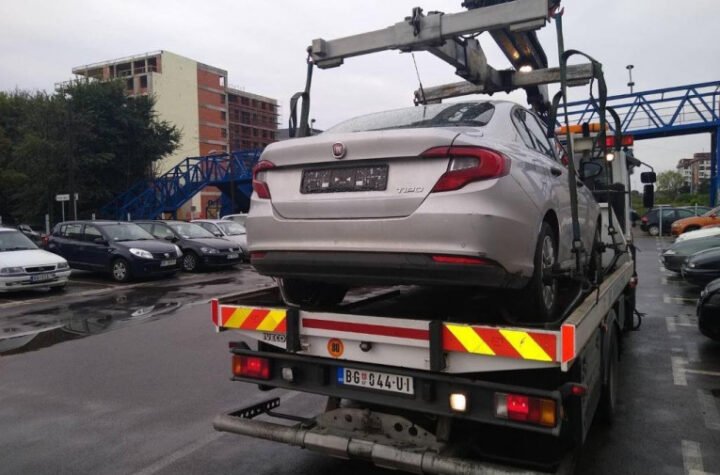 Ukolko ne uklonite vozila sa ovih lokacija odneće ih pauk - važno obaveštenje za vozaće u Beogradu!