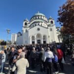 VASKRŠNJA ČAROLIJA U HRAMU SVETOG SAVE: Mališani bez roditeljskog staranja i deca iz Zvečanske osetili toplinu koju im je život uskratio! Zvezda i Crkva im vratili veru u LJUBAV!