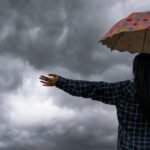 VEČERAS JAKI UDARI VETRA, A SUTRA NOVA PROMENA VREMENA! Stižu nam pljuskovi sa grmljavinom, oluja u OVIM delovima zemlje!