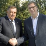 VUČIĆ STIGAO NA SAHRANU DODIKOVE MAJKE! Predsednik došao da pruži podršku u najtežim trenucima!