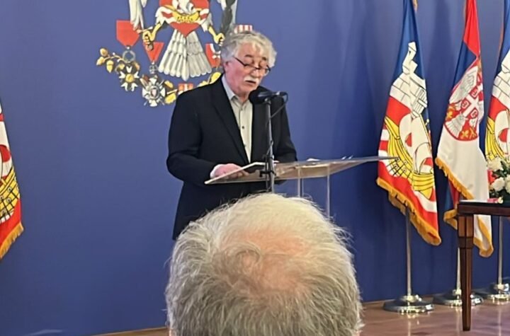 VUJOŠEVIĆEV PRIJATELJ SLOMLJEN OD BOLA! Održao emotivni govor koji je ODJEKIVAO među prisutnima: Ovde sam po želji Duletove porodice... (FOTO)