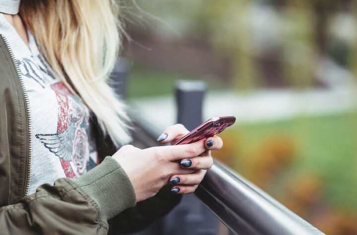 Važno upozorenje MUP o lažnim SMS porukama: Ovako vam skidaju novac sa računa, NE ODGOVARAJTE!