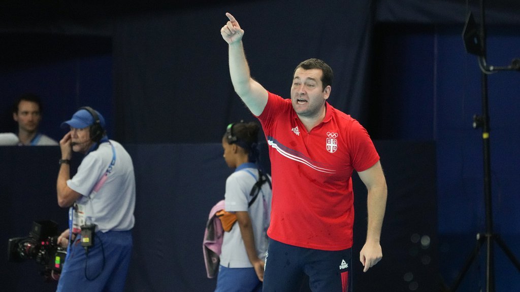 ŽESTOKA KAZNA! DELFINI OSTALI BEZ SELEKTORA: Uroš Stevanović suspendovan