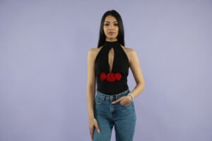 "ZUB MU SE POKVARIO, UMRO JE ZA NEDELJU DANA" Mlada pevačica ostala bez majke, pa IZGUBILA I OCA -suze krije od sveta!