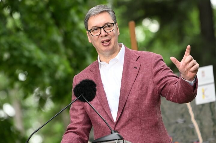 'VIDEĆETE KOLIKO JE SRBIJA BILA USPEŠNA KADA BLOKADERI JEDNOG DANA BUDU ZAVLADALI' Vučić poručio: Teško je izgraditi, a lako razgraditi