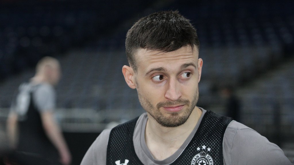 Aleksa Avramović poručio: Voleo bih da Partizan prođe Zvezdu, navijam za Olimpijakos na Fajnal foru, jer...