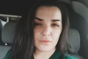 BIVŠA ZADRUGARKA UMIRALA OD BOLOVA: Stravičan prizor iz porodičnog doma, jedva preživela!