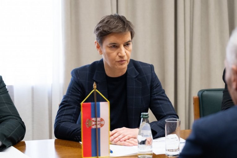 BRNABIĆEVA U POSETI DRENOVCU: Zahvaljujući ovim divnim ljudima, Srbija je pobedila! (FOTO)