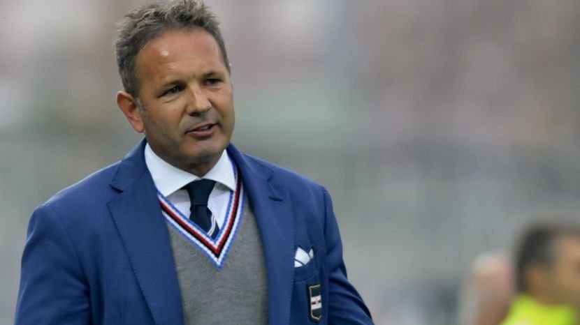 BRUKA I SRAMOTA U SRBIJI! Lopovi upali u kuću Siniše Mihajlovića: OMAMILI mu majku na spavanju, pa pokrali SVE trofeje i dresove legende!