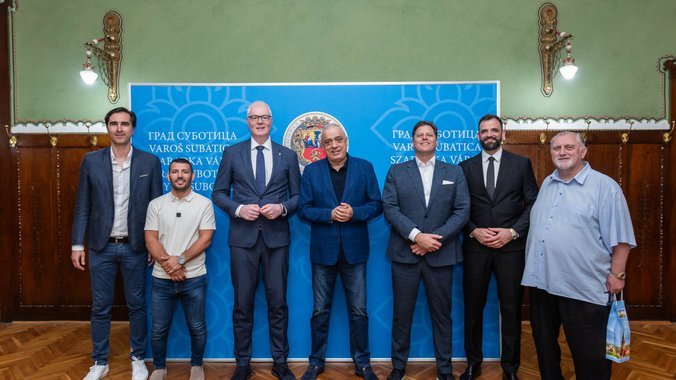 Članovi Izvršnog odbora Olimpijskog komiteta Srbije otputovali su 'Soko vozom' iz Beograda u Suboticu, na šestu sednicu koja je održana u Studentskom