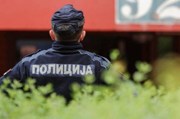 Dečaka šamarali zbog duksa, a onda je uletela njegova sestra: Ovakvu priču Srbija ne pamti