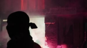 Dinkova grupa iz Novog Sada sprema nasilje za danas: Blokaderi nabavili dimne bombe i topovske udare