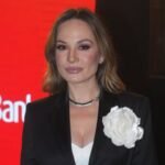 JELENA TOMAŠEVIĆ ZAVIJENA U CRNO: Smrtni slučaj pogodio našu pevačicu, potresne reči kidaju dušu!
