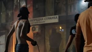 Jedina ideologija blokadera – smrt! Jezivi natpisi na nalepnicama