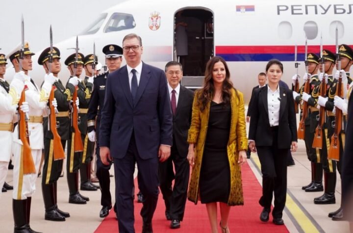 KINEZI ISKAZALI OGROMNO POŠTOVANJE PREMA SRBIJI I VUČIĆU! Predsednik u Pekingu smešten u rezidenciji gde su odsedali Putin, Nikson i Merkelova - DOČEK ZA PAMĆENJE!
