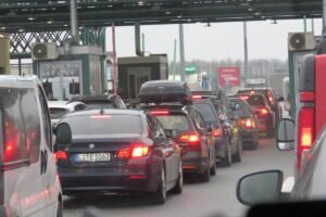 Kakvo je stanje na granicama? Teretna vozila na ovom prelazu čekaju po 3 sata